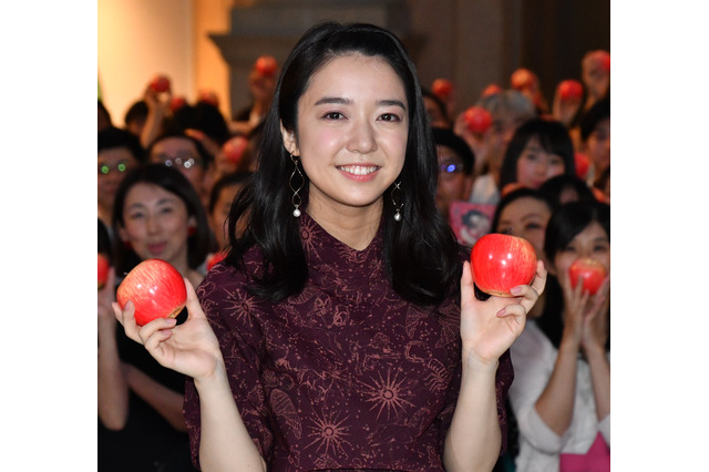 上白石萌音「いいなあ、高校生か」としみじみ!制服はもうコスプレに…… 画像