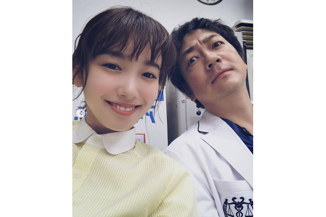 大森南朋&飯豊まりえ、新ドラマで名コンビぶりが話題! 画像