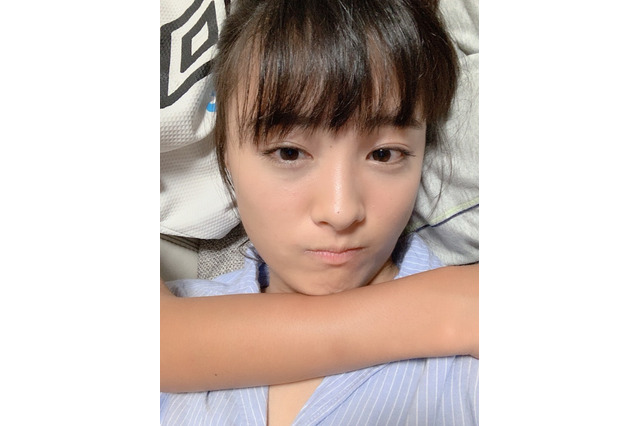 大友花恋、弟に膝枕してもらう姉弟仲良しショット公開！ 画像