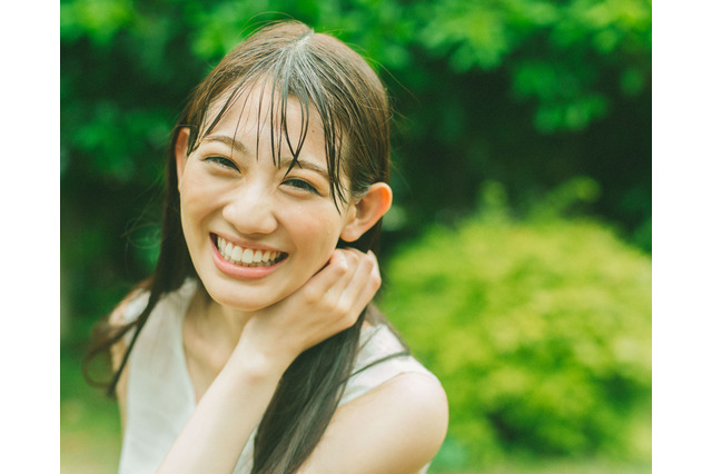 秋本帆華がアートブック！濡れ髪&濡れ顔カットが公開に 画像