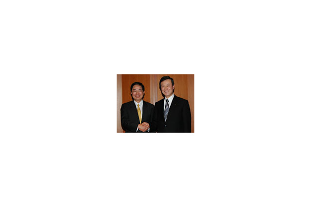 オリンパスと松下、フォーサーズ準拠のデジタル一眼レフカメラの共同開発で合意 画像