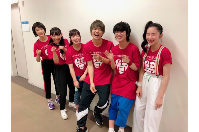 池間夏海、橋本環奈ら映画『かぐや様』メンバーとの仲睦まじい爆笑ショット公開！ 画像