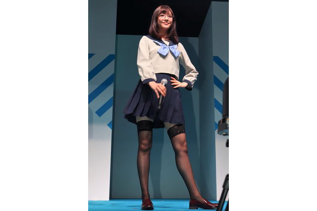 『ZIP！』お天気アナ貴島明日香、セクシーすぎる制服コスプレを披露 画像