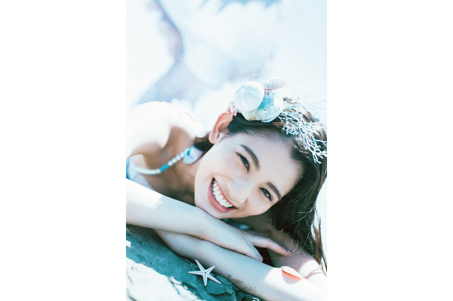 TEAM SHACHI秋本帆華がついに人魚に!アートブックの表紙&掲載カット公開 画像