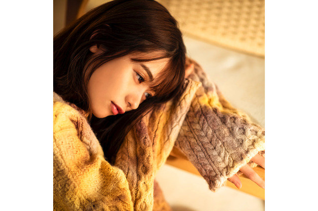 足立佳奈、配信シングル「面影」MV公開！光の映像美と表現力に注目 画像