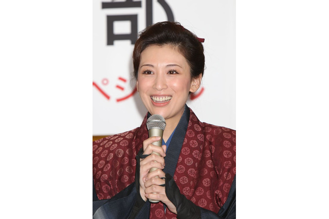 雛形あきこの夫・天野浩成の奇行にスタジオ仰天！　誕プレに大漁旗と植樹をおねだり 画像