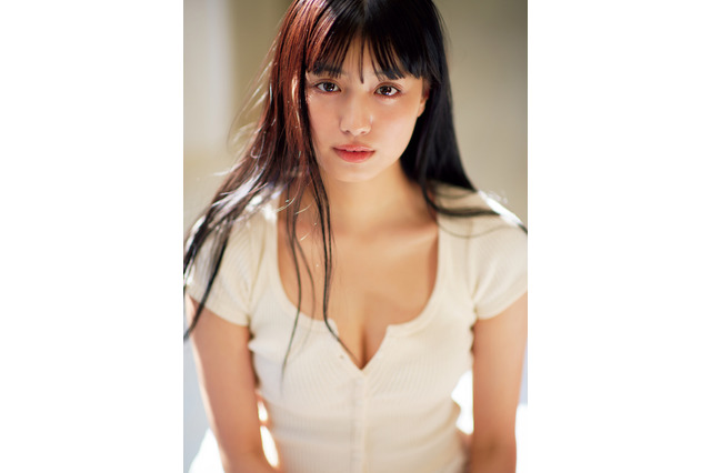 仮面ライダーヒロイン・鶴嶋乃愛、初グラビアで魅惑ボディ解禁! 画像