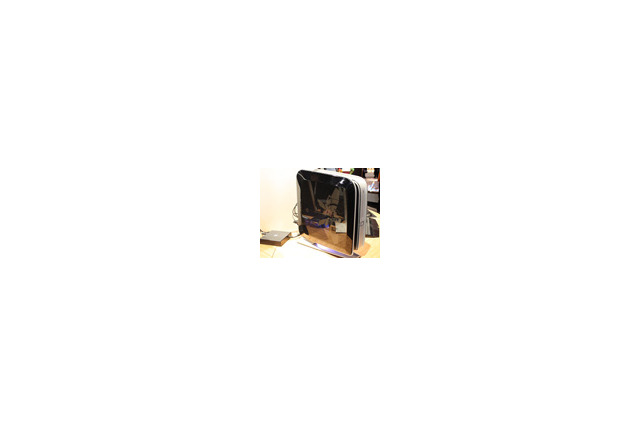 【CES 2009 Vol.15】HP、SLI構成で省スペース設計のゲーミングPC「HP Firebird with Voodoo DNA」 画像