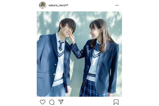 飯豊まりえが佐野勇斗のほっぺを“むぎゅ”!ファン悶絶のショット公開 画像
