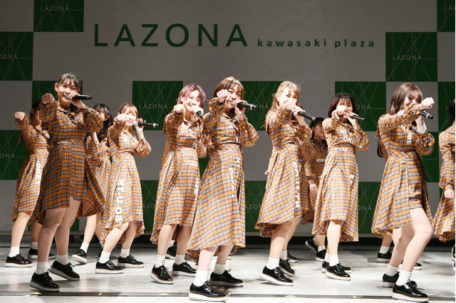 SKE48、発売記念イベントで歴代ヒット曲連続披露！冬の会場盛り上げるパフォーマンス 画像