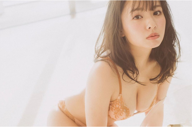 山田菜々が大人の色気見せる！下着カットも収録のカレンダー発売決定 画像