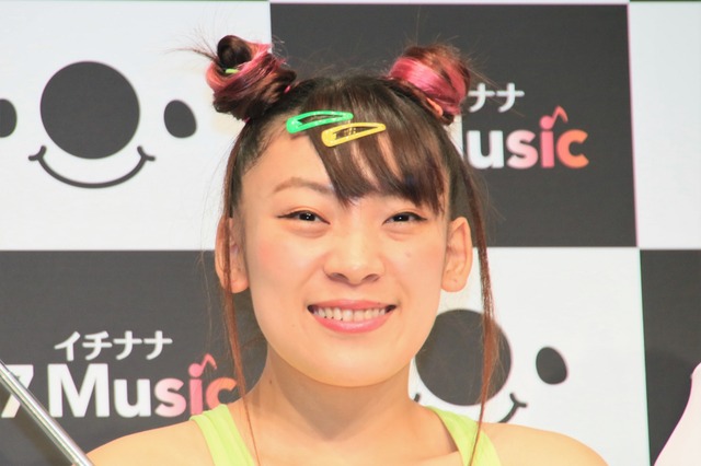 フワちゃん、ベンチコートの下はパンツ一丁!?驚きの中学時代 画像