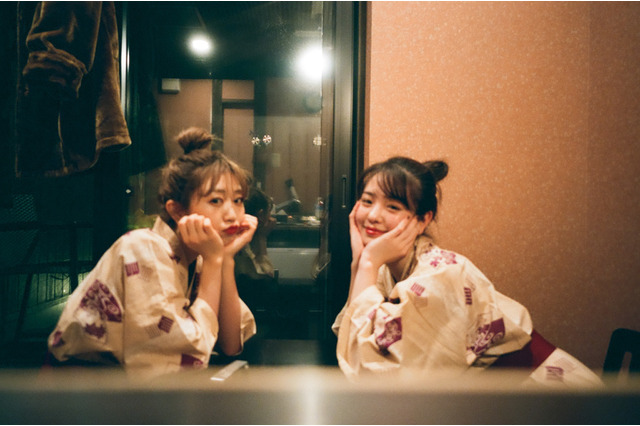 碓井玲菜、初スタイルブック撮影風景とらえた映像公開!横田真悠との旅行シーンも 画像