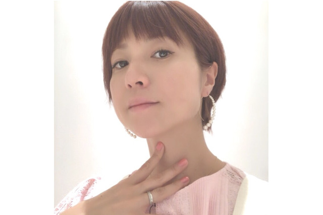 第4子妊娠中のhitomi、出産前にショートヘアにイメチェン！ 画像