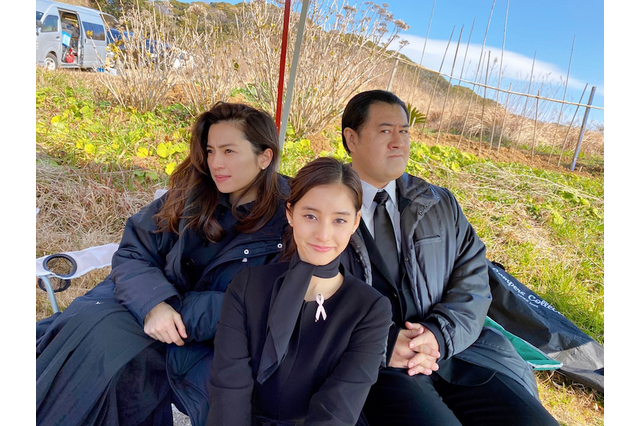 新木優子、中村アン&小手伸也とのキメ顔ショット公開 画像