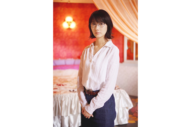 波瑠、映画『ホテルローヤル』主演!ラブホテル経営者家族の一人娘役に 画像