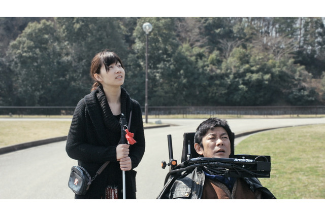 行定勲が絶賛！頸椎損傷の男と盲目のヘルパーの愛描く『二人ノ世界』劇場公開！ 画像