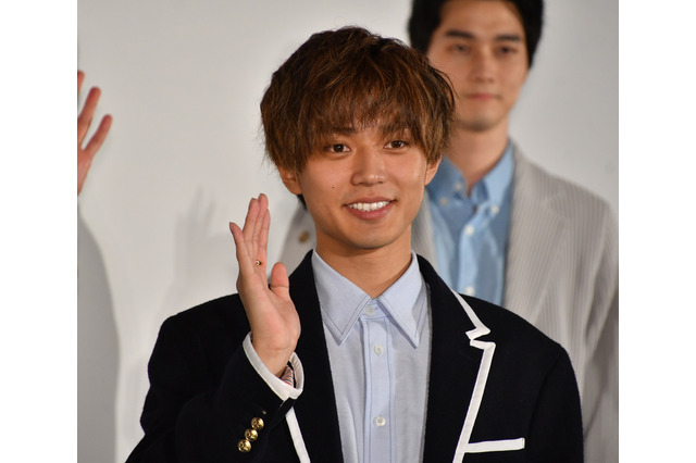 永瀬廉、ママチャリに乗って秋葉原に登場! 画像