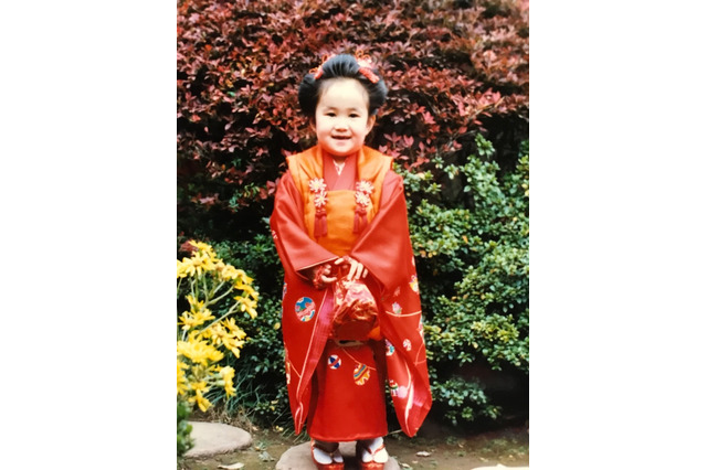 「ひゃひゃひゃひゃひゃ 歯、なくない？」近藤春菜、幼少期のかわいい写真に自虐 画像
