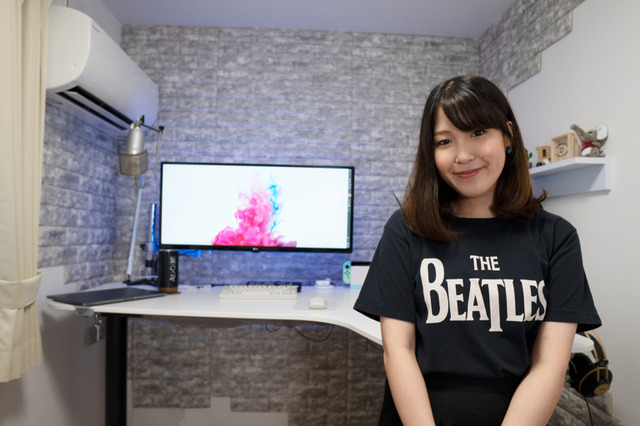 L字昇降デスク、自作PC……ガジェト&イラストYouTuberのデスクはこだわりいっぱい 画像