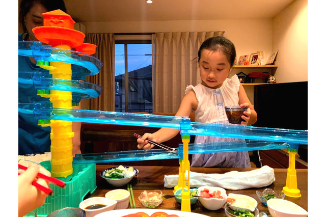 こんな時期だから自宅で流しそうめんパーティー!「そうめんスライダー」で楽しんでみた 画像