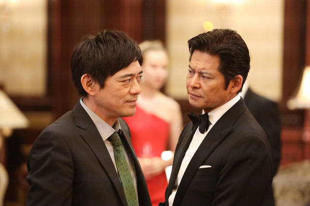 『SUITS/スーツ2』織田裕二&中島裕翔、博多華丸と会いにマカオのカジノへ 画像