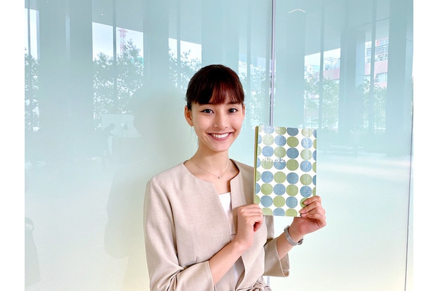 新木優子、“前髪ぱっつん”姿にファン「かわいい」「キュンキュン」 画像