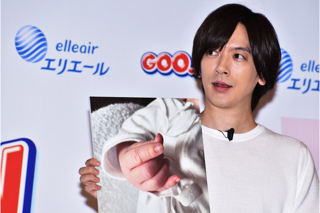 DAIGO、第一子の手が“ウィッシュ”になり歓喜「DNAが受け継がれている証拠」 画像