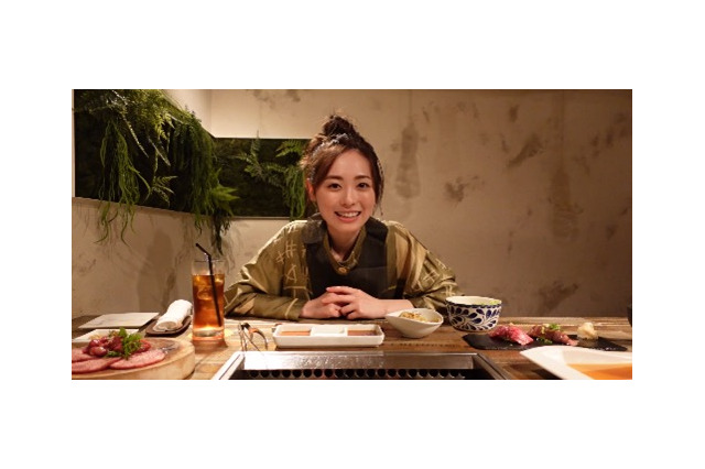 福原遥、YouTube登録者数20万人突破を報告!ご褒美に焼肉食べまくる! 画像