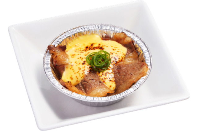 かっぱ寿司、オリジナルチーズソースが決め手の“肉ネタ”発売 画像
