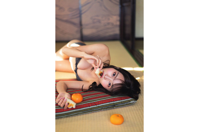 青木りさ、「アイドルのお正月」テーマで初ソログラビア 画像