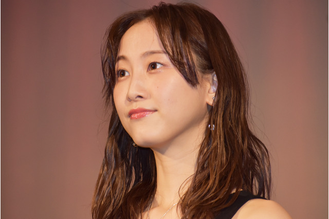 松井玲奈がクセが強すぎるYouTube初動画!「ガンダム」の魅力を早口で 画像
