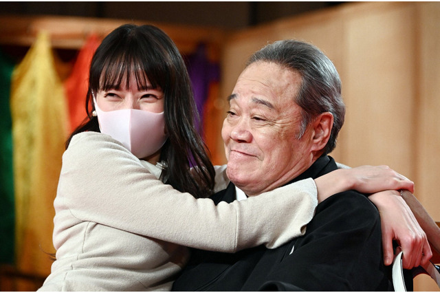 戸田恵梨香、今度は“魔性の介護ヘルパー”役！ネット驚き「引き出し凄い」 画像