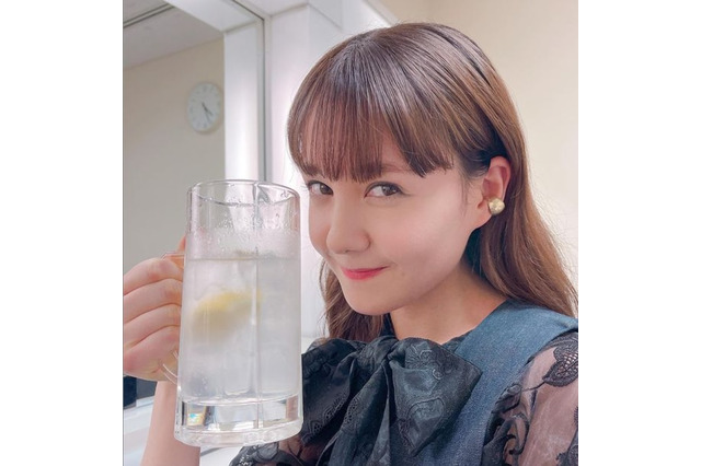 トリンドル玲奈、レモンサワーの乾杯カット公開！「一緒に飲みたい」「何の番組？」の声多数 画像