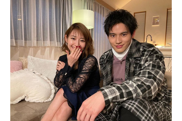 「別れのシーンに泣けた」岡田健史と吉谷彩子、『ウチ彼』ツーショットが公開に! 画像