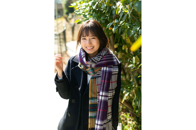 日向坂46・小坂菜緒&櫻坂46・山崎天、高校・中学卒業前に制服グラビアを披露! 画像