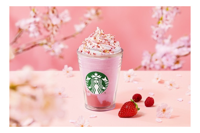 スタバ、さくらストロベリーソースを混ぜ込んだ「さくら咲いた ベリー フラペチーノ」 画像