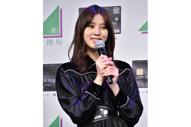 櫻坂46・小林由依、自分の腕で体をくぐりぬける“軟体技”披露!スタジオ驚愕 画像