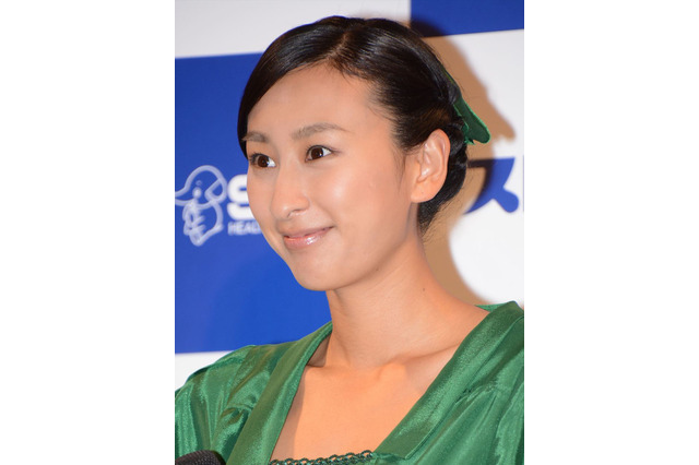 浅田舞がグラビアに降臨!SNSでは大胆美背中のセクシーカット公開 画像