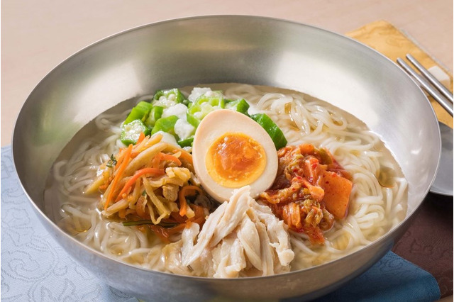 ガストから涼しげな新商品!「山芋オクラの冷麺」 画像