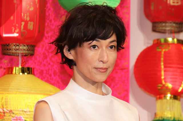 鈴木保奈美、シャツを着ただけの状態でスカート大捜索？「想像しないでください！」 画像