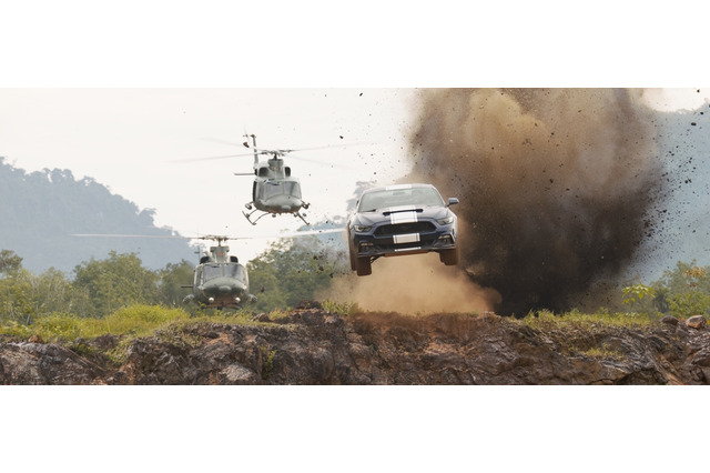 車が吹っ飛ぶ・大回転・大爆発！「ワイスピ」シリーズ最新作SPメイキング動画公開 画像