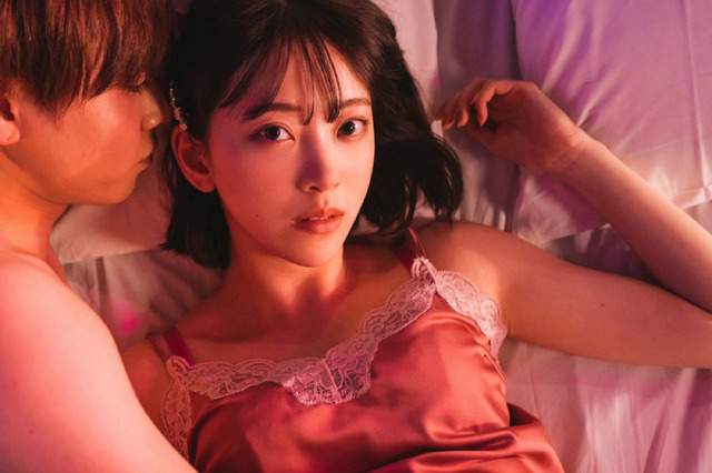 堀未央奈とDa-iCE・岩岡徹のベッドシーンがセクシー!ドラマ『サレブル』オフショット 画像
