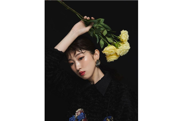 日比美思がクールに変身!インスタ写真に「いつもとは一味違う」「美しい……」の声 画像