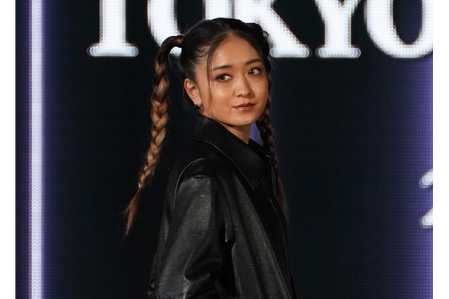 【TGC2021】みちょぱ、三つ編みツインテール姿でランウェイに登場「無観客のレベルが上がってる」 画像