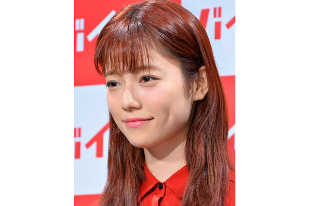 島崎遥香、LINEのやりとりに「私は平気で一日とか返さないです」 画像