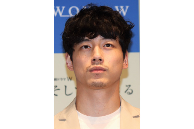 坂口健太郎、自身のツイートに“#俺たちの菅波”！「1時間ぐらい迷った」 画像