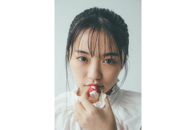 大原優乃、グラビア撮影の裏側を初公開!大人びた表情にも注目 画像