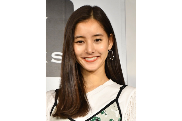 新木優子、インスタでデコルテあらわな大胆ドレス姿披露！ 画像