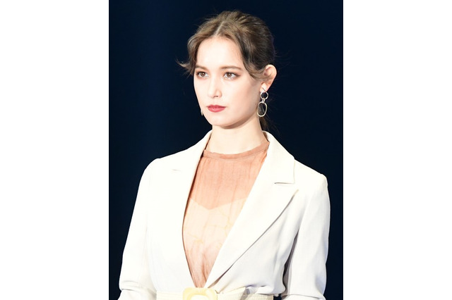 トラウデン直美、中学時代のハロウィン仮装にファン驚き！ 画像